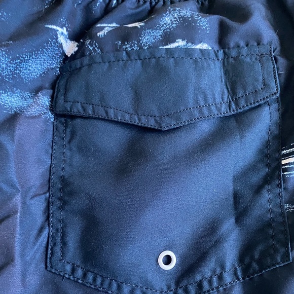 MEN’S BRAND NEW SWIMWEAR~SIZE “XL” ~BRAND NEW! - Picture 4 of 8